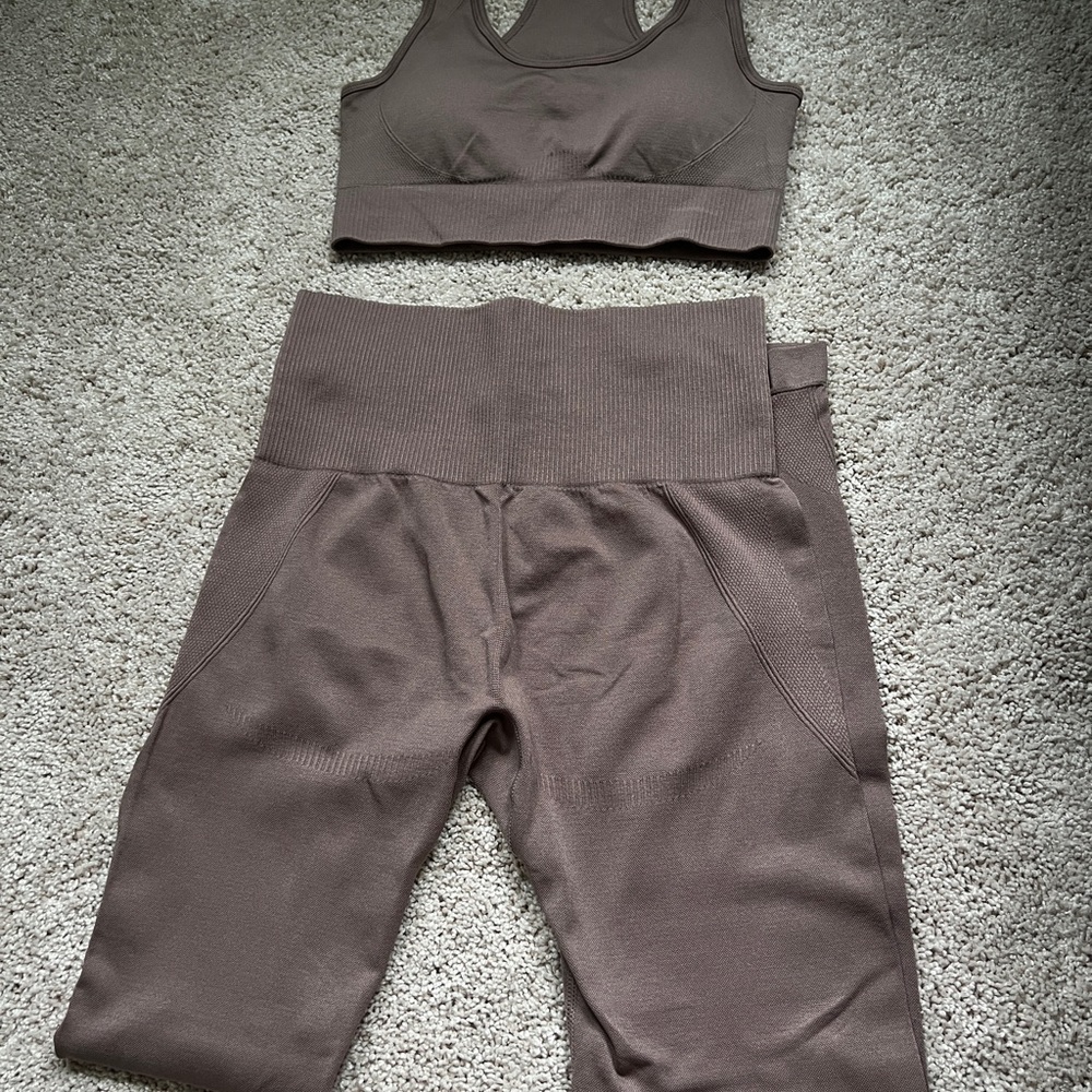 Workout set - Picture 2 of 2